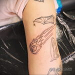 Фото татуировки с кометой (астероидом) 27.03.2021 №126 - comet tattoo - tatufoto.com