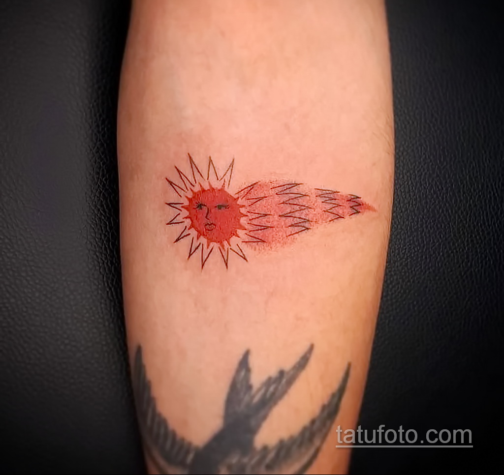 Фото татуировки с кометой (астероидом) 27.03.2021 №133 - comet tattoo - tatufoto.com