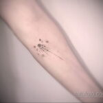 Фото татуировки с кометой (астероидом) 27.03.2021 №165 - comet tattoo - tatufoto.com