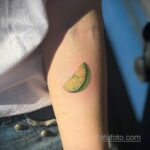 Фото татуировки с лаймом 31.03.2021 №020 - lime tattoo - tatufoto.com