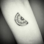 Фото татуировки с лаймом 31.03.2021 №026 - lime tattoo - tatufoto.com