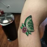 Фото татуировки с лаймом 31.03.2021 №043 - lime tattoo - tatufoto.com
