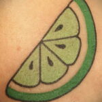 Фото татуировки с лаймом 31.03.2021 №215 - lime tattoo - tatufoto.com