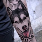 Фото татуировки с собакой породы Хаски 08.03.2021 №29129 - husky tattoo - tatufoto.com