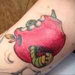 Фото татуировки с яблоком 03.03.2021 №030 - apple tattoo - tatufoto.com