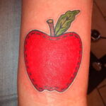 Фото татуировки с яблоком 03.03.2021 №098 - apple tattoo - tatufoto.com