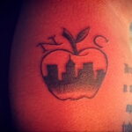 Фото татуировки с яблоком 03.03.2021 №113 - apple tattoo - tatufoto.com