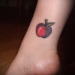 Фото татуировки с яблоком 03.03.2021 №123 - apple tattoo - tatufoto.com