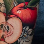 Фото татуировки с яблоком 03.03.2021 №124 - apple tattoo - tatufoto.com