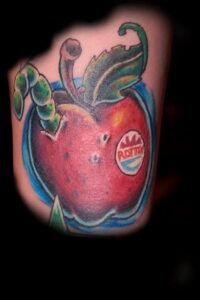 Фото татуировки с яблоком 03.03.2021 №138 - apple tattoo - tatufoto.com