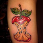 Фото татуировки с яблоком 03.03.2021 №145 - apple tattoo - tatufoto.com