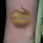 Фото татуировки с яблоком 03.03.2021 №192 - apple tattoo - tatufoto.com