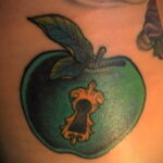 Фото татуировки с яблоком 03.03.2021 №197 - apple tattoo - tatufoto.com