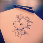 Фото татуировки с яблоком 03.03.2021 №227 - apple tattoo - tatufoto.com