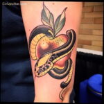 Фото татуировки с яблоком 03.03.2021 №228 - apple tattoo - tatufoto.com