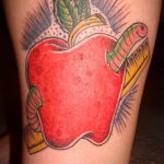 Фото татуировки с яблоком 03.03.2021 №235 - apple tattoo - tatufoto.com