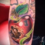 Фото татуировки с яблоком 03.03.2021 №245 - apple tattoo - tatufoto.com