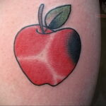 Фото татуировки с яблоком 03.03.2021 №251 - apple tattoo - tatufoto.com