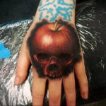 Фото татуировки с яблоком 03.03.2021 №252 - apple tattoo - tatufoto.com