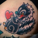 Фото татуировки со скунсом 28.03.2021 №027 - Skunk tattoo - tatufoto.com