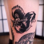 Фото татуировки со скунсом 28.03.2021 №038 - Skunk tattoo - tatufoto.com