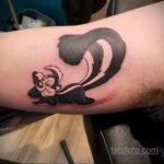 Фото татуировки со скунсом 28.03.2021 №109 - Skunk tattoo - tatufoto.com