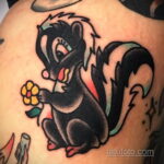 Фото татуировки со скунсом 28.03.2021 №115 - Skunk tattoo - tatufoto.com