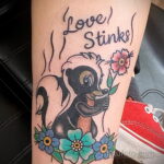 Фото татуировки со скунсом 28.03.2021 №122 - Skunk tattoo - tatufoto.com