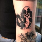Фото татуировки со скунсом 28.03.2021 №133 - Skunk tattoo - tatufoto.com