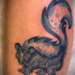 Фото татуировки со скунсом 28.03.2021 №165 - Skunk tattoo - tatufoto.com