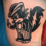 Фото татуировки со скунсом 28.03.2021 №213 - Skunk tattoo - tatufoto.com