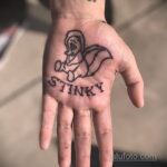 Фото татуировки со скунсом 28.03.2021 №223 - Skunk tattoo - tatufoto.com