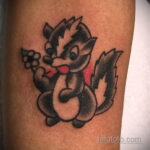 Фото татуировки со скунсом 28.03.2021 №241 - Skunk tattoo - tatufoto.com