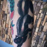 Фото татуировки со скунсом 28.03.2021 №401 - Skunk tattoo - tatufoto.com