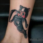 Фото татуировки со скунсом 28.03.2021 №423 - Skunk tattoo - tatufoto.com
