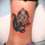 Фото татуировки со скунсом 28.03.2021 №436 - Skunk tattoo - tatufoto.com
