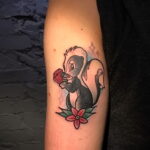 Фото татуировки со скунсом 28.03.2021 №494 - Skunk tattoo - tatufoto.com