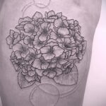 Фото татуировки цветок гортензия 31.03.2021 №090 - tattoo hydrangea - tatufoto.com