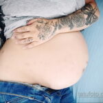 Фото беременная с тату 19.04.2021 №037 - pregnant tattoo - tatufoto.com