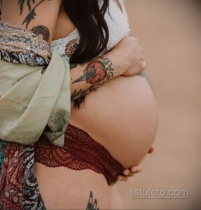 Фото беременная с тату 19.04.2021 №041 - pregnant tattoo - tatufoto.com