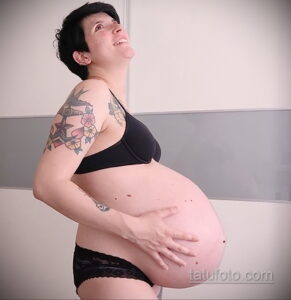 Фото беременная с тату 19.04.2021 №043 - pregnant tattoo - tatufoto.com