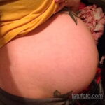 Фото беременная с тату 19.04.2021 №073 - pregnant tattoo - tatufoto.com