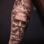 Фото интересного рисунка мужской тату 05.04.2021 №022 - male tattoo - tatufoto.com