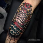 Фото интересного рисунка мужской тату 05.04.2021 №191 - male tattoo - tatufoto.com
