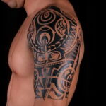 Фото интересного рисунка мужской тату 05.04.2021 №197 - male tattoo - tatufoto.com