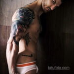 Фото интересного рисунка мужской тату 05.04.2021 №202 - male tattoo - tatufoto.com
