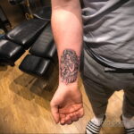 Фото интересного рисунка мужской тату 05.04.2021 №204 - male tattoo - tatufoto.com