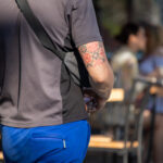 Народные – национальные узоры в тату на руке мужчины – Фото Уличная тату (street tattoo) № 13 – 27.06.2021 1