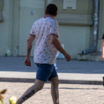 Тату девушка под пальмой – рисунок на ноге мужчины – Фото Уличная тату (street tattoo) № 13 – 27.06.2021 1