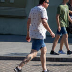 Тату девушка под пальмой – рисунок на ноге мужчины – Фото Уличная тату (street tattoo) № 13 – 27.06.2021 6